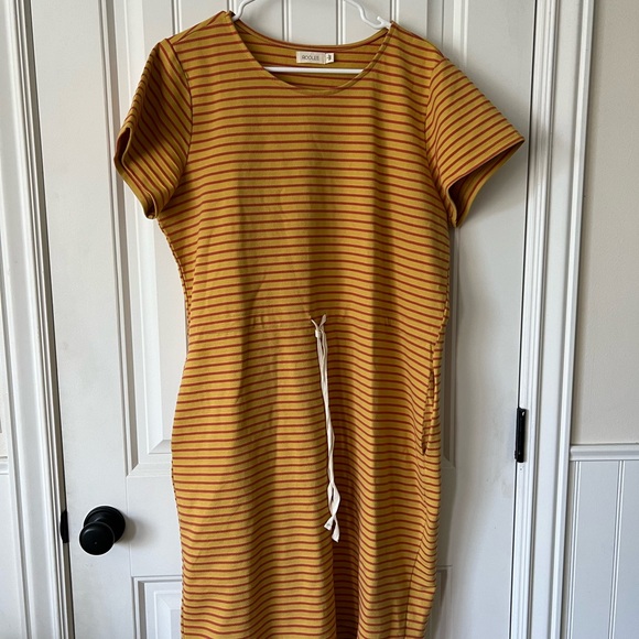 Roolee casual tie waist dress. Size L. Pockets. Quality fabric and color palette - Picture 2 of 6